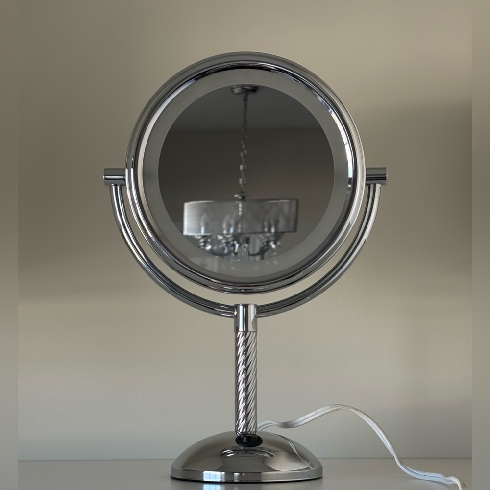 Elegant Silver Vanity Mirror, Lighted Makeup
Mirror, 1X/5X Magnifying Mirror